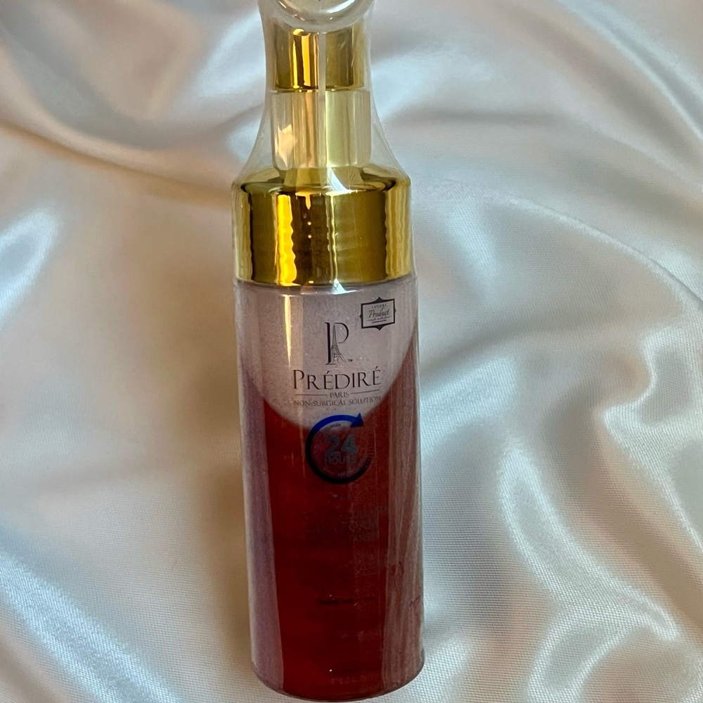 PREDIRE PARIS
Hydrating Red Lava Foam Facial Cleanser with Collagen